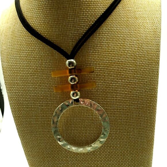 Hammered Open Circle Silver-tone Pendant Necklace Leather Cord - Picture 5 of 16